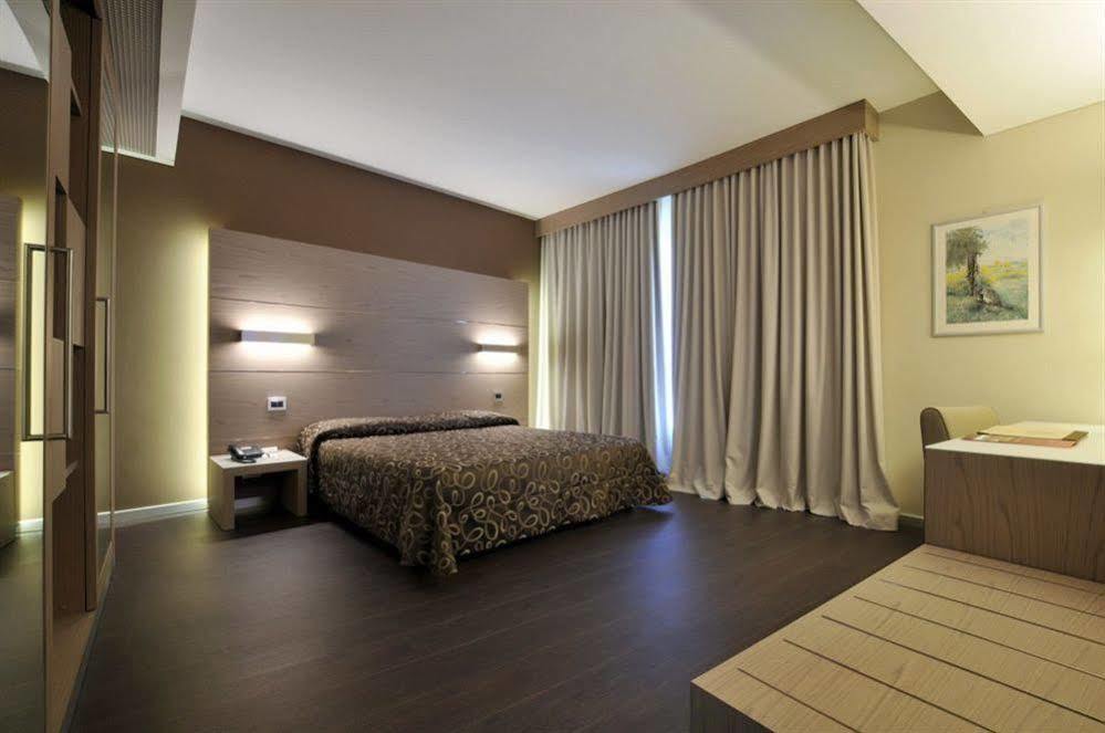 Hotel Federico II Ези Экстерьер фото